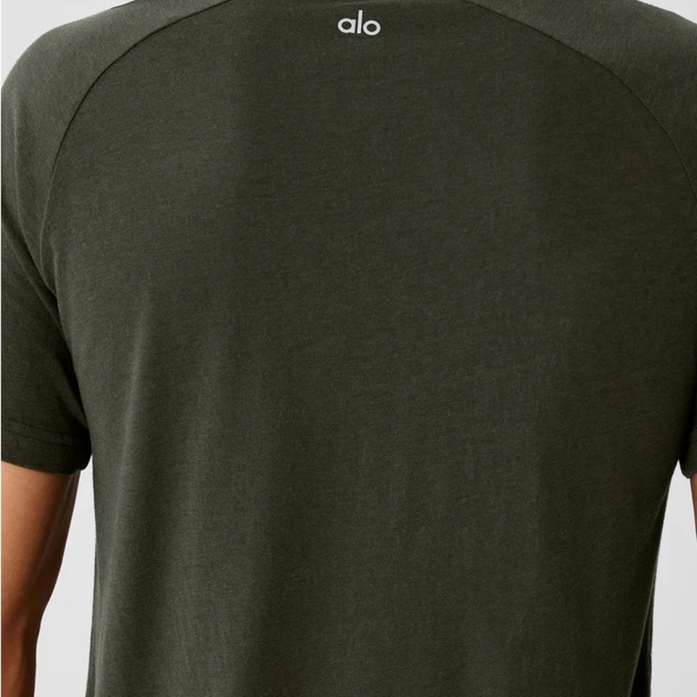 ALO Yoga Men's Triumph Raglan Tee